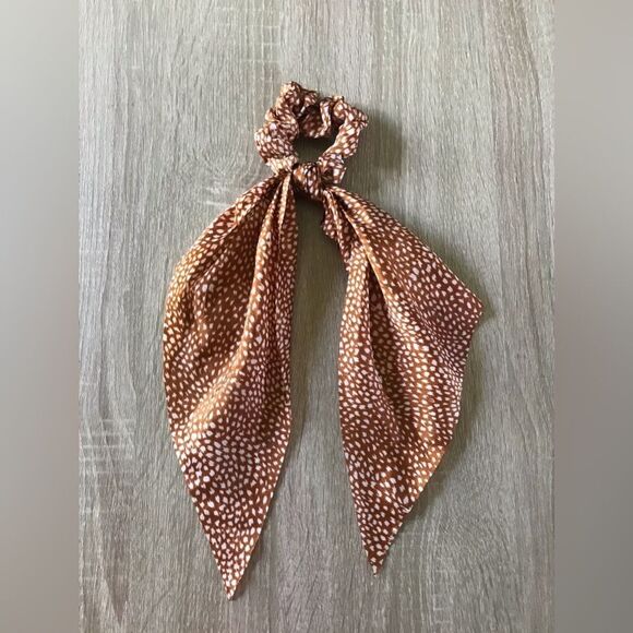 NWOT … Speckled Bandana Style Hair Tie - Picture 1 of 1